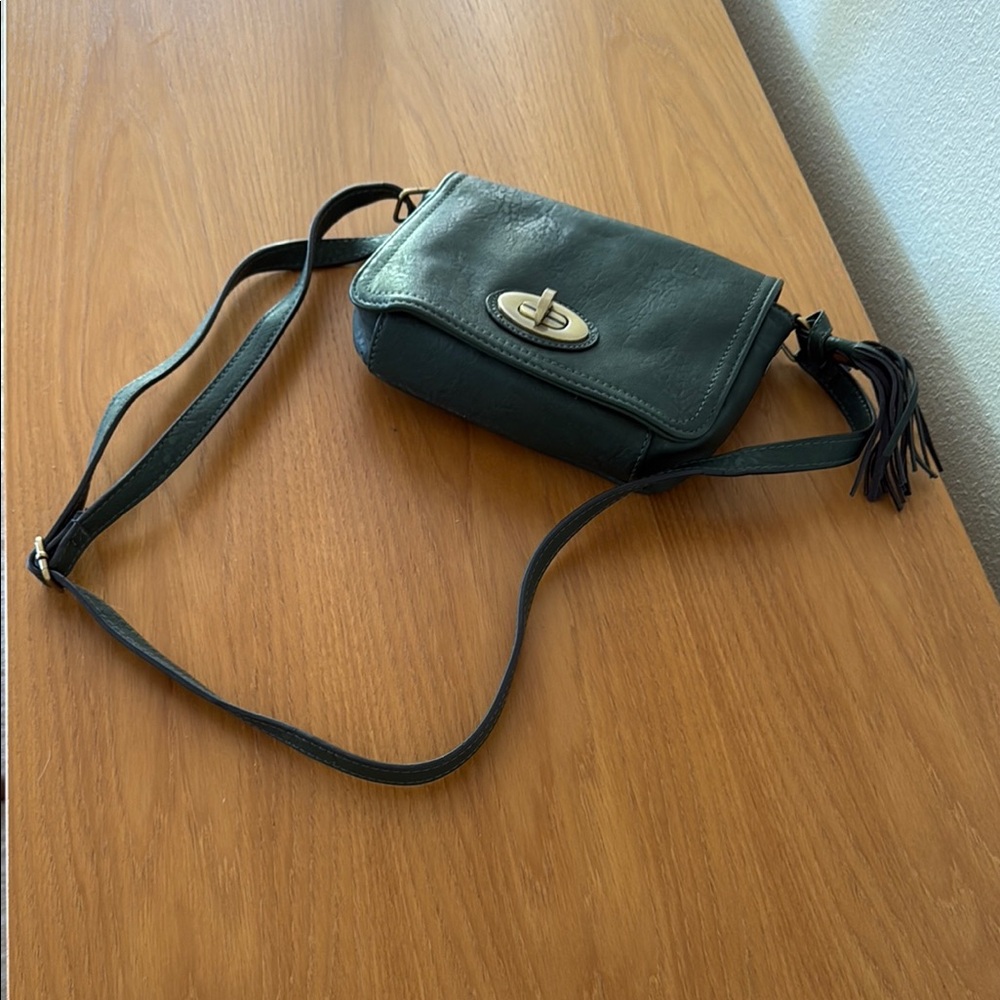 Green Leather Crossbody Bag - Picture 2 of 8